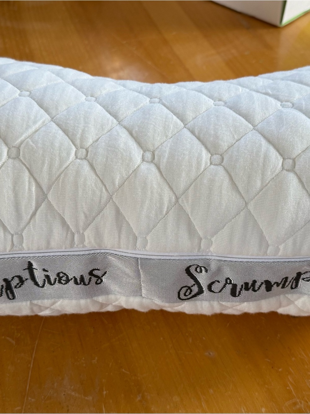 New In Box Honeydew Sleep Company The Scrumptious Travel Pillow Retail $219 - Picture 10 of 12